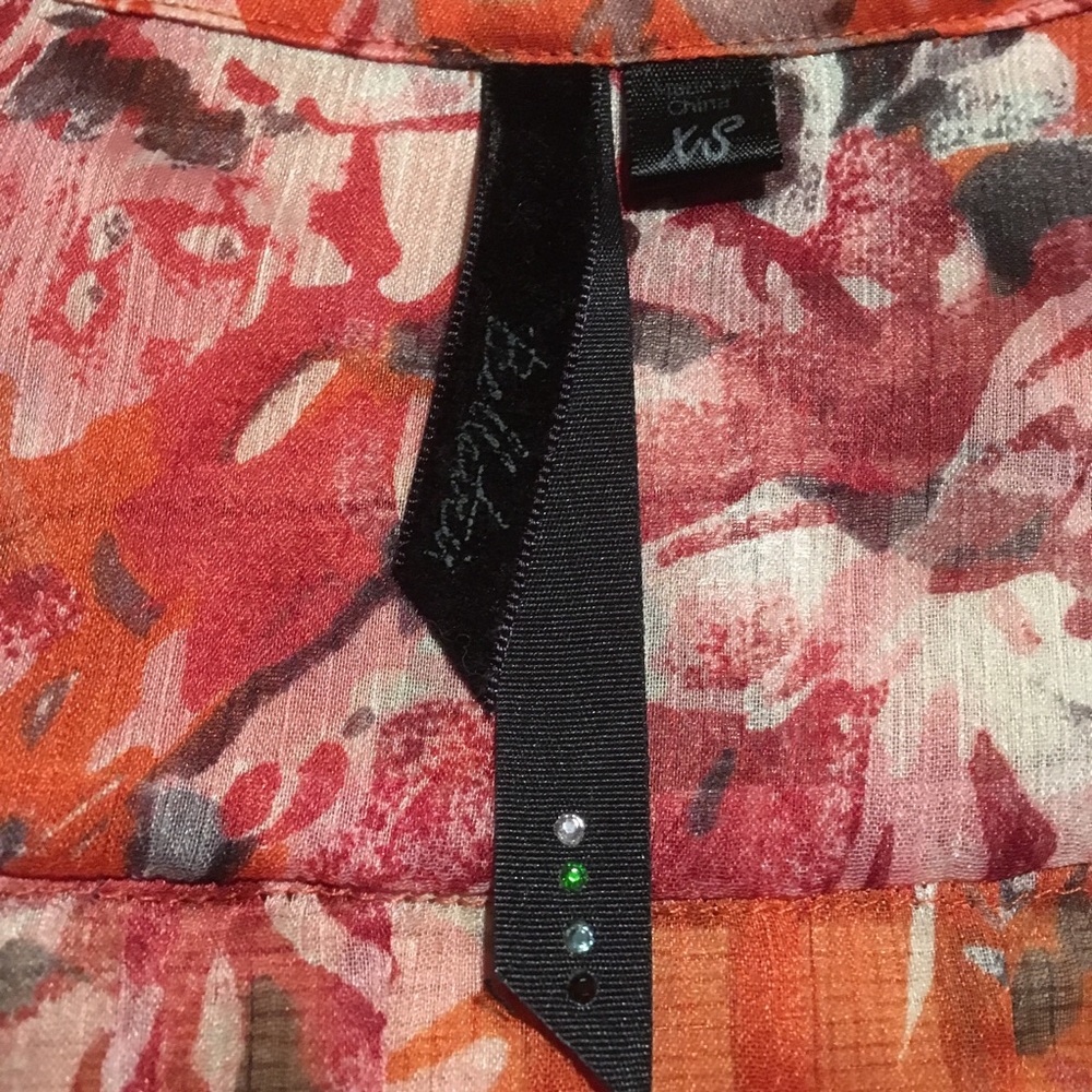 Bellatrix Sheer Floral Sleeveless Blouse - Picture 4 of 6